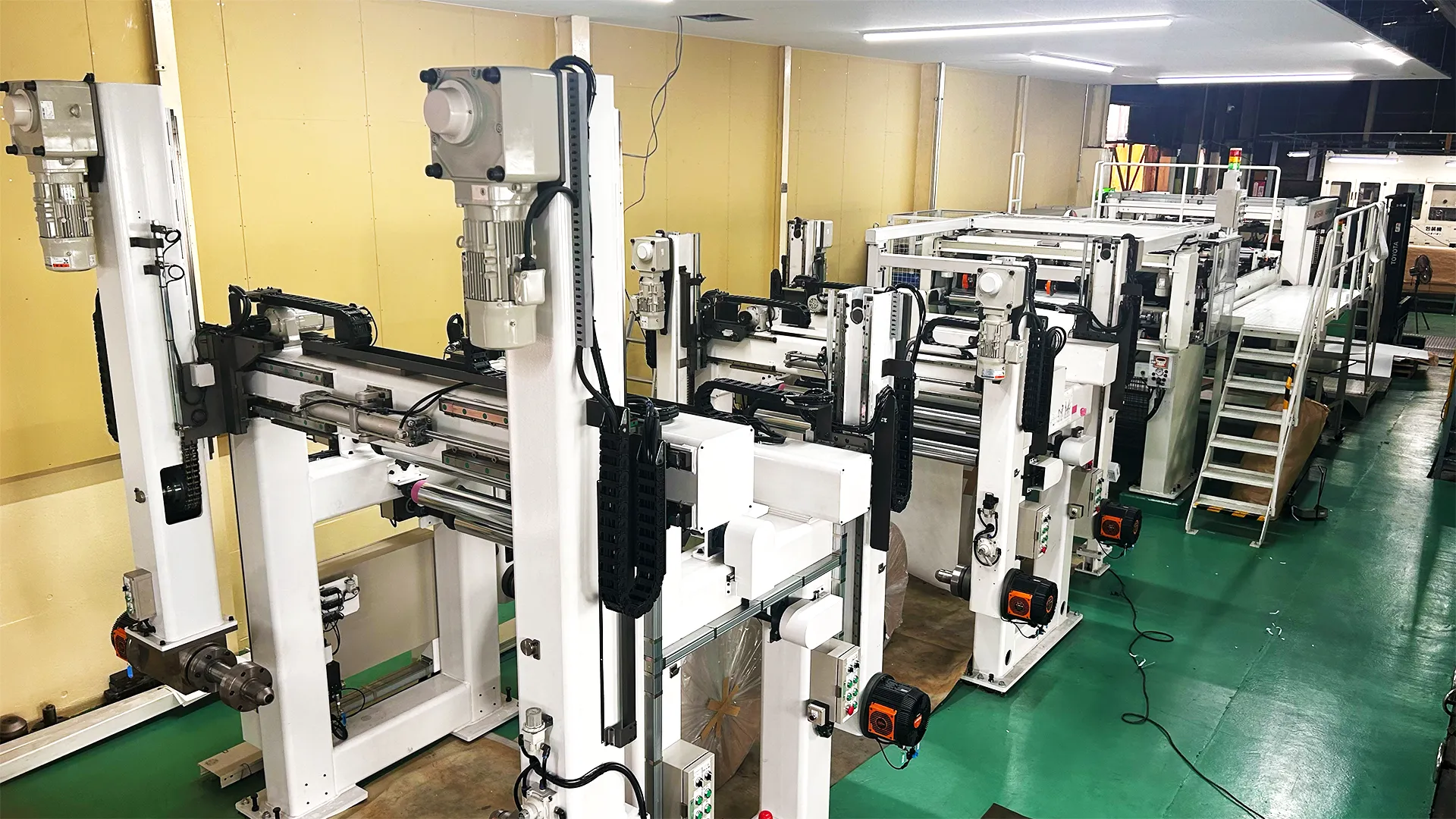 8 号シートカッター機